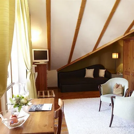 Goldene Rose Karthaus Hotel Senales