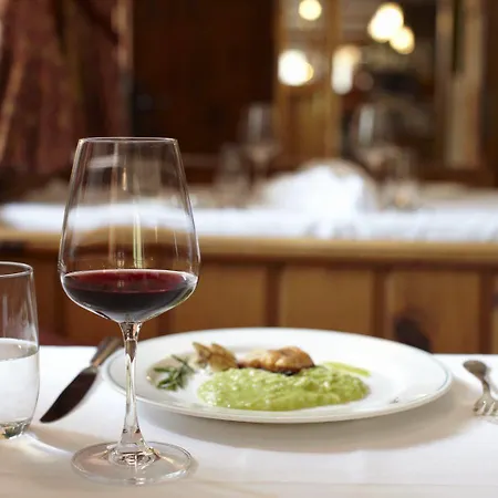 Hotel Goldene Rose Karthaus 4*