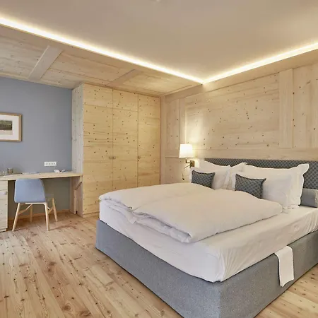 Goldene Rose Karthaus Hotel Senales